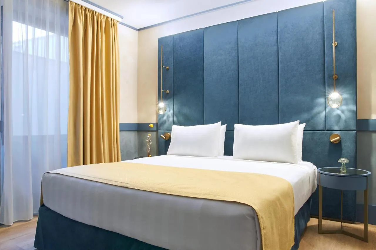 Fifty House Cellini Otel Milano 5*,  İtalya
