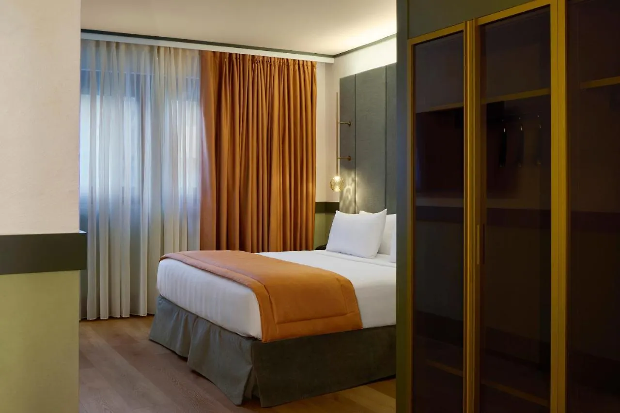 Fifty House Cellini Otel Milano