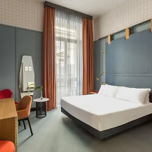 Mate Collection Giulia, Otel